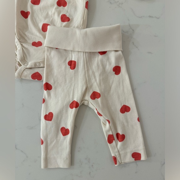 H&M Organic Cotton Heart Baby Girl Set - Picture 3 of 5